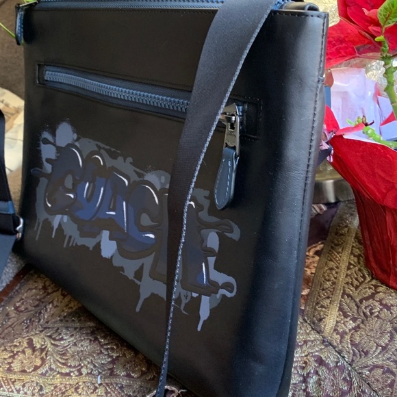 UNISEX -Authentic COACH Calf leather Logo zip top shoulder/Crosby - Picture 7 of 14